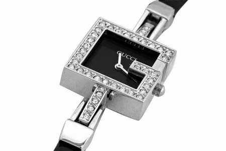Женские наручные часы Gucci (Гучи) Silver Fusion серебряные со стразами